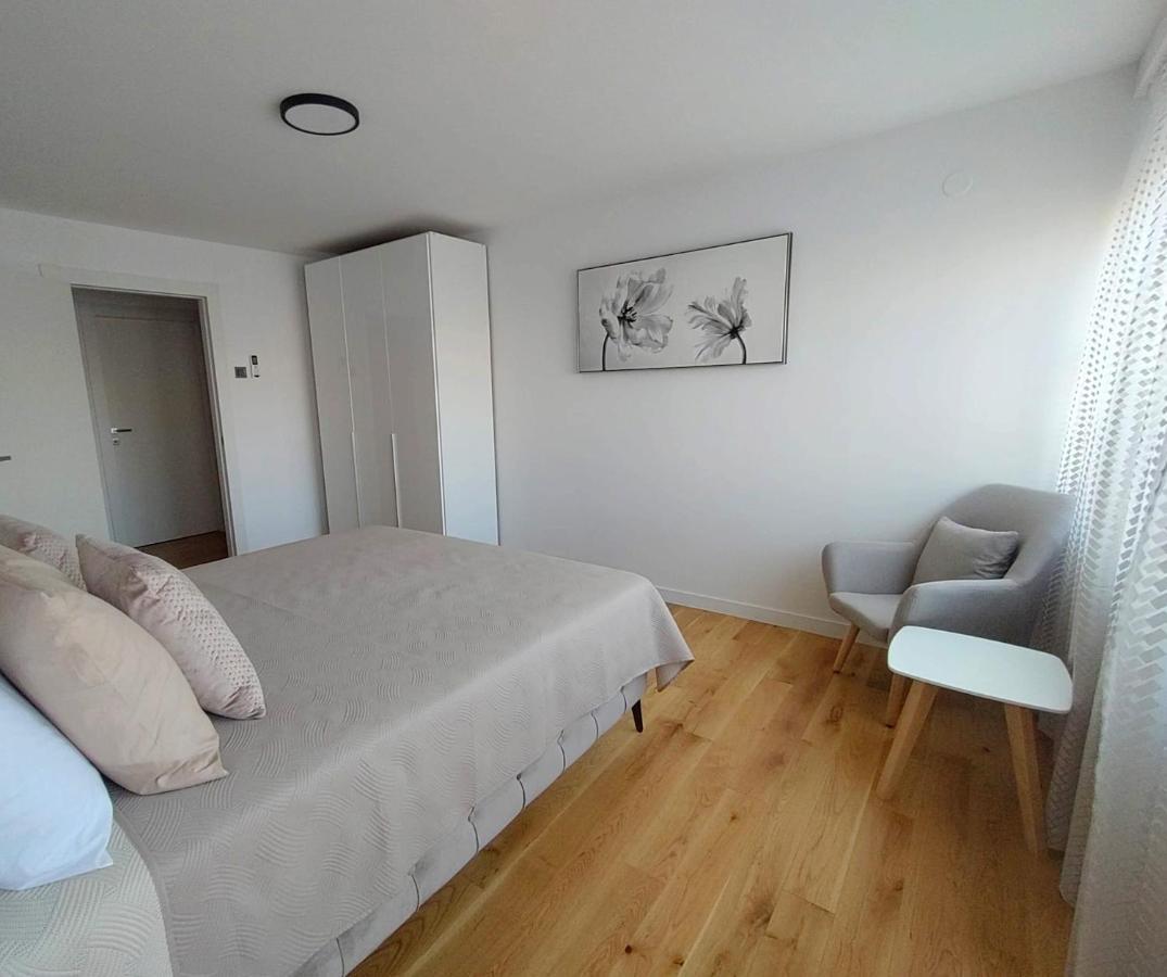 Apartment Marina Zara Esterno foto